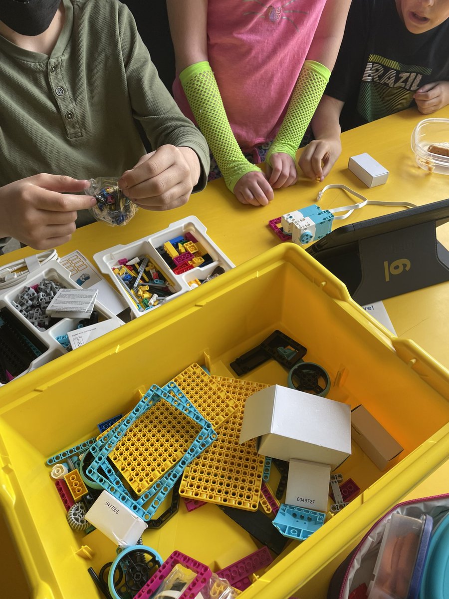 Some of our QM students are researching, building and coding robots using <a href="/LEGO_Education/">LEGO Education</a> Spike Prime Kits! Can’t wait to see what they come up with! 
<a href="/CANFIRST/">FIRST Robotics Canada</a> <a href="/QueenMaryHwdsb/">Queen Mary School HWDSB</a> <a href="/HWDSB/">HWDSB</a> <a href="/StudicaCanada/">Studica Canada</a>