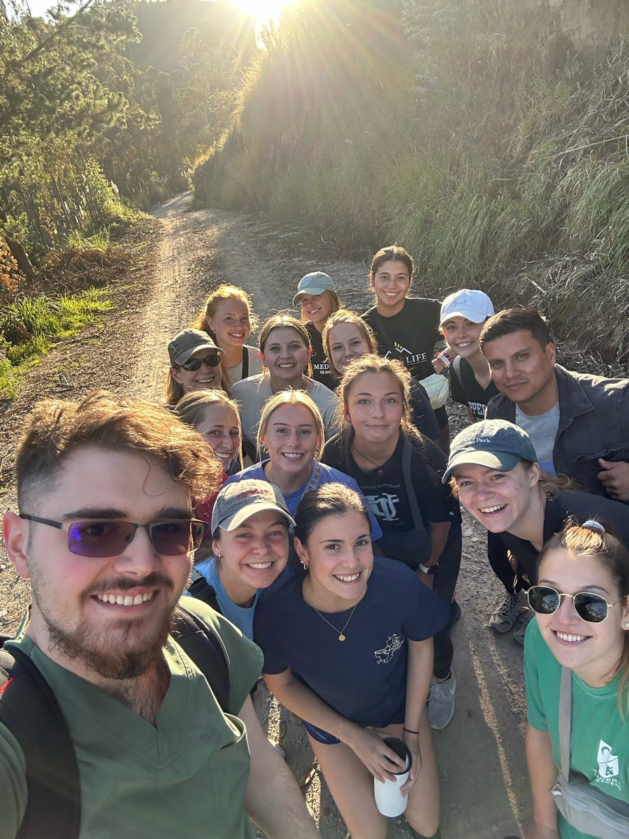 Our MEDLIFErs from Slippery Rock University of Pennsylvania, Michigan Technological University, Tulane University, University of Tampa,
University of North Dakota are learning a lot and having so much fun in Riobamba, Ecuador participating in the Mobile Clinic. 🩺😉