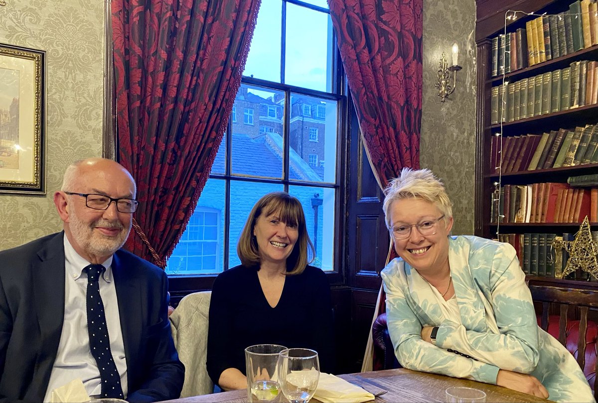 tara_donnelly1's tweet photo. Brilliant discussion at tonight’s @HealthCEOsClub dinner - great to see everyone &amp; special thanks to our keynote speaker - the new regional director for London. Next date is 21/09 details coming round soon https://t.co/N0QE2UlBHV