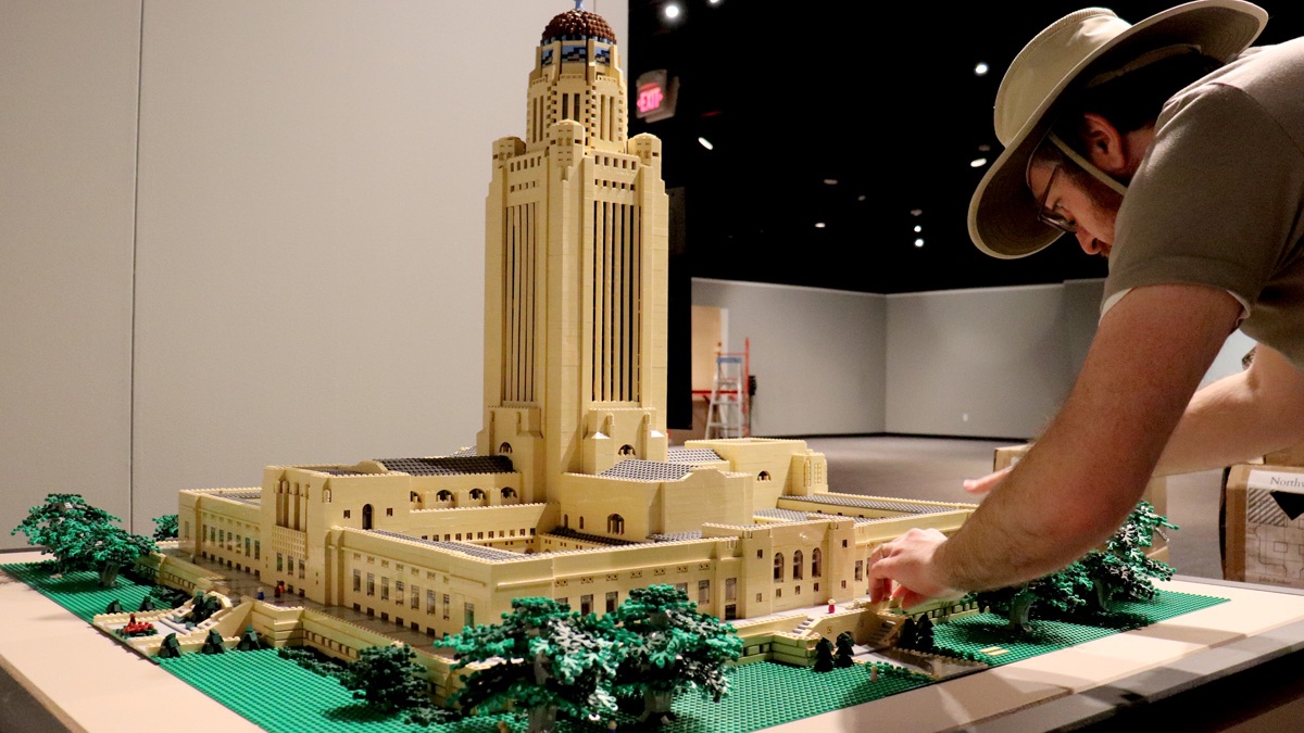 TheDurhamMuseum's tweet photo. Check out what's coming to The Durham Museum!
You may notice some local LEGO® flavor in the museum when visiting "Towers of Tomorrow with LEGO® Bricks" this summer. Thanks to @lolugclub for loaning some amazing creations.
#DurhamMuseum #DurhamExhibits #TowersOfTomorrow https://t.co/lkBOcHlsw4