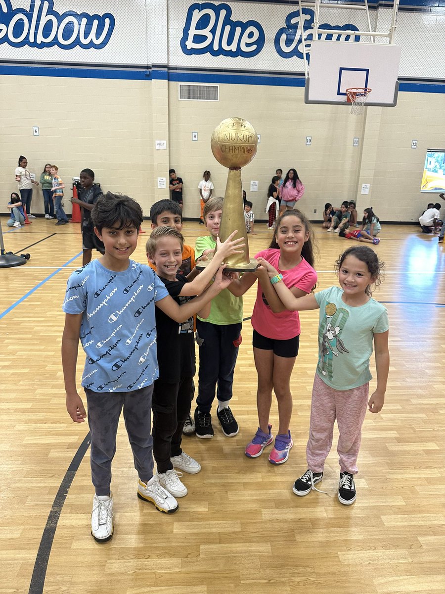 These blue jays won the Nukkum tournament today and I couldn’t be more proud! They showed great sportsmanship and brought home the GOLD! 🏆🥇🙌🏻 And thank you @CoachFloresGEPE , @cwilson_GE_PE @CoachBourn_PE for being the BEST coaches ever! @Golbowtweets @GE4thGrade