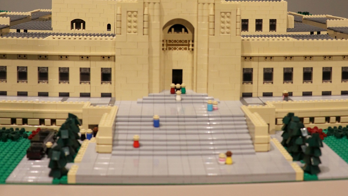 TheDurhamMuseum's tweet photo. Check out what's coming to The Durham Museum!
You may notice some local LEGO® flavor in the museum when visiting "Towers of Tomorrow with LEGO® Bricks" this summer. Thanks to @lolugclub for loaning some amazing creations.
#DurhamMuseum #DurhamExhibits #TowersOfTomorrow https://t.co/lkBOcHlsw4
