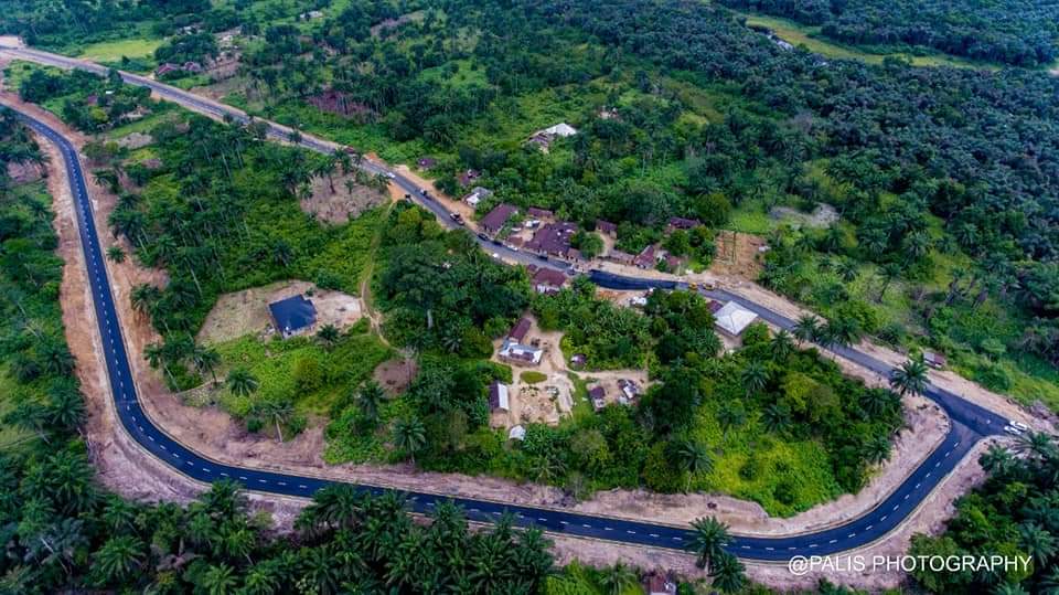 EzeIchemati's tweet image. GOOD NEWS.

WORKAHOLIC GOVERNOR WIKE ALONGSIDE THE RIVERS STATE GOVERNOR-ELECT SIR SIM FUBARA COMMISSIONED 2 MAJOR ROAD PROJECTS IN 3 LOCAL GOVERNMENT AREAS OF RIVERS STATE.

#SimMediaVolunteers.
#Smv
(C) Ezebunwo Ichemati.