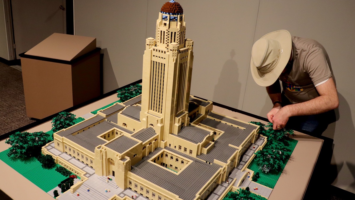 TheDurhamMuseum's tweet photo. Check out what's coming to The Durham Museum!
You may notice some local LEGO® flavor in the museum when visiting "Towers of Tomorrow with LEGO® Bricks" this summer. Thanks to @lolugclub for loaning some amazing creations.
#DurhamMuseum #DurhamExhibits #TowersOfTomorrow https://t.co/lkBOcHlsw4