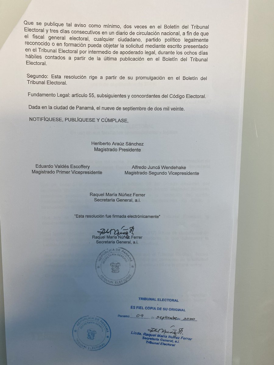 camachocastro's tweet photo. La denuncia presentada hoy por los símbolos de nuestro partido, es otro nuevo show. La misma podríamos calificarla de temeraria, ya que desconoce el hecho público de que en nuestro proceso de formación; hubo un momento jurídico donde fueron publicados, para conocer objeciones sobre su uso. Por otro lado, nuestro trámite de presentación de las formalidades que nos imponía la ley; son anteriores al que hicieron los presuntos reclamantes.