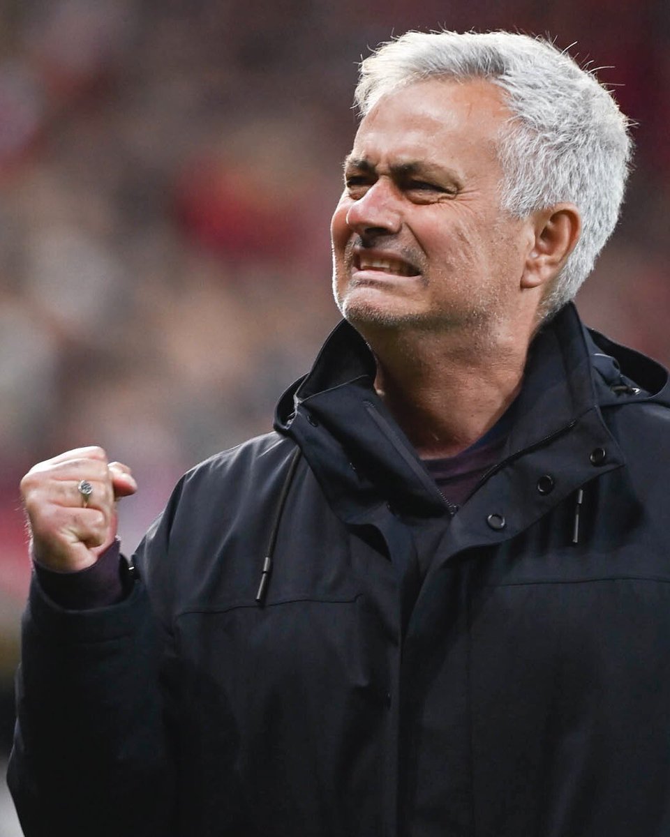 He is José Mourinho. ☝️ 

#ASRoma #UELfinal