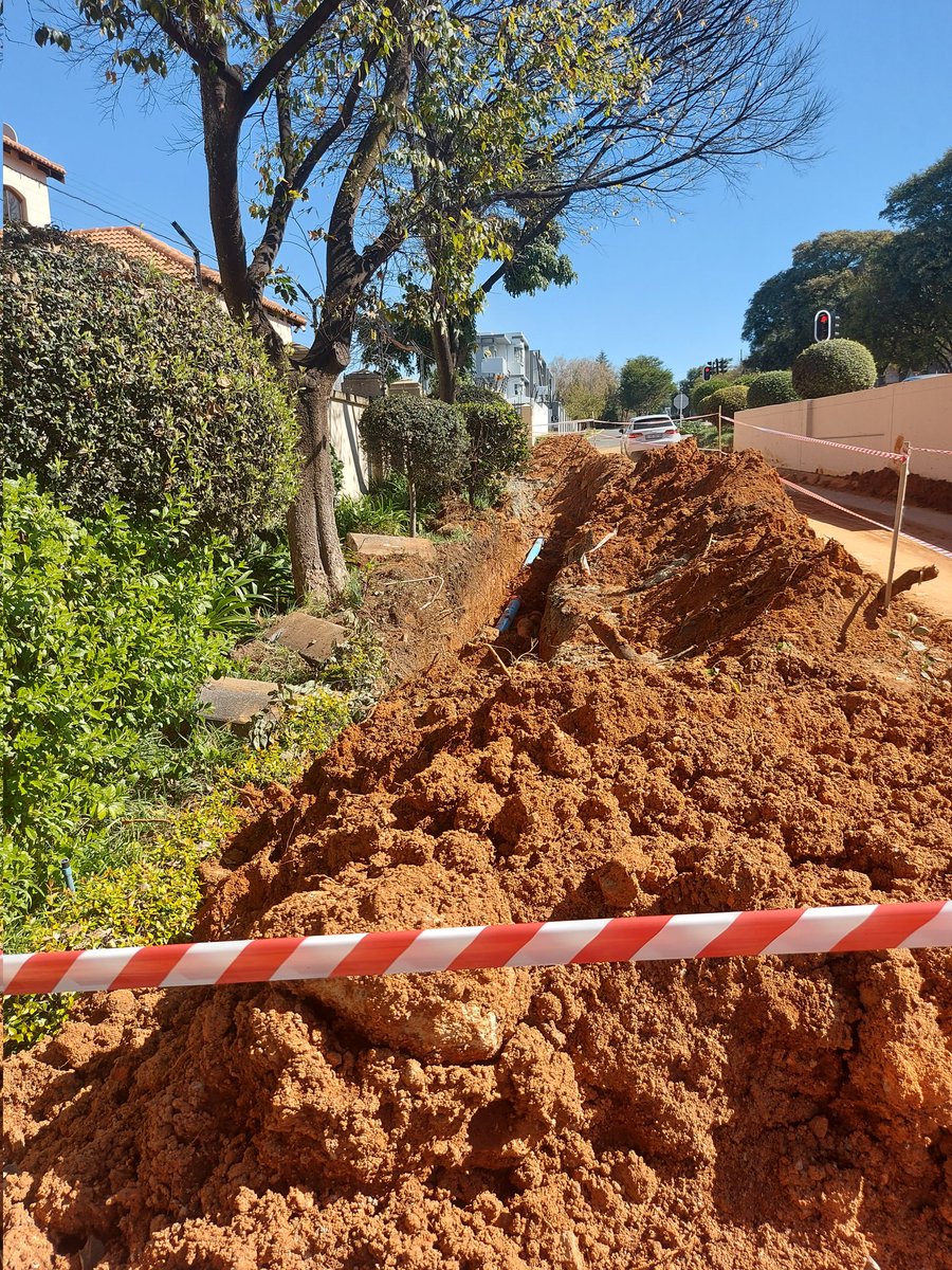 Ongoing water woes in Bryanston East, Hobart Road and Ballyclare Drive.  
Repeat burst pipes, low water pressure and reinstatements .
Ward Inspection with @CoJ_RegionE  inspector, escalating issues raised by residents  cc @jhbwater
