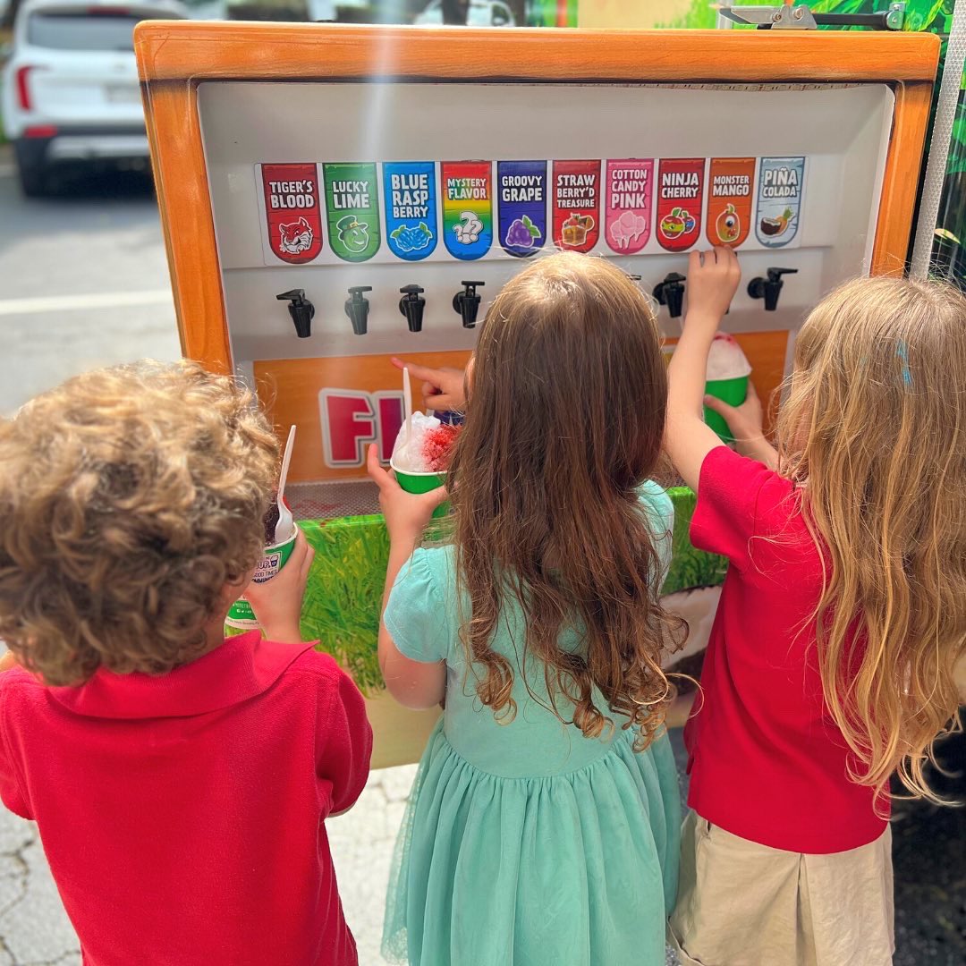 Mechina, Kindergarten, 1st, and 2nd grade new students and families meet for a New Family Social at the lower school playground. We are excited to welcome so many new students and families to our Davis kehillah! #DavisLove #BeAmazed #FutureLions