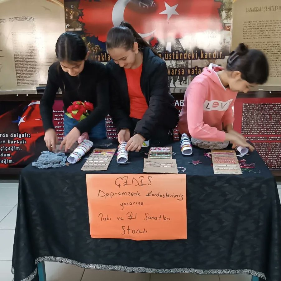 Bascayir_09's tweet photo. Elde edilen gelir İl Müdürlüğümüz ve Bakanlığımız tarafından eşleştirilen kardeş okullarımıza gönderildi. Bu anlamlı etkinlik için öğrencilerimize teşekkür ederiz. Öğrencilerimizle gurur duyduk.@tcmeb @ValiAKSOY @Aydin_MEM @AydinMemArge @seyfullah0966 @Selim_Karatas09 @KoskMem https://t.co/bUHFFfWbus