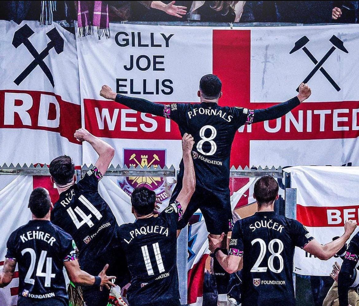 WestHamViews_'s tweet photo. COME ON YOU IRONS!! ⚒️ https://t.co/ebr1ekJSS4