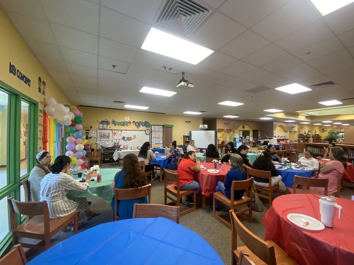We have the BEST volunteers at Patterson! We appreciate them for all of the support they have given us this year. Patterson prepared a Volunteer Appreciation Lunch to thank them for all of their amazing work ❤️🥰 <a href="/PattersonESHISD/">Patterson ES</a> <a href="/PattersonESSEL/">#PattersonSEL</a> <a href="/RoxMtzJones81/">Counselor Martinez-Jones</a> @HISD_Wraparound
