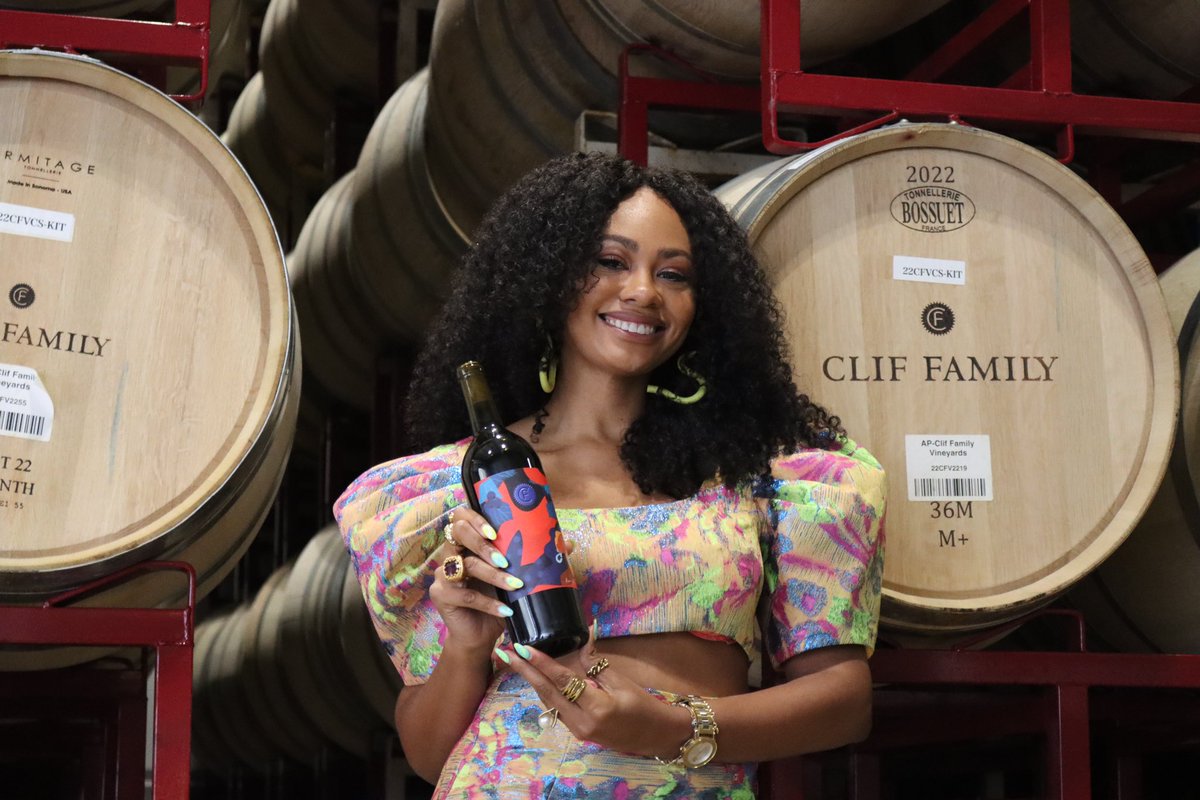 reynasnoriega's tweet photo. Black Girls in Napa Valley ✔️
Black Girls with their own wine in Napa ✔️✔️ https://t.co/Yqs4wZbz2V