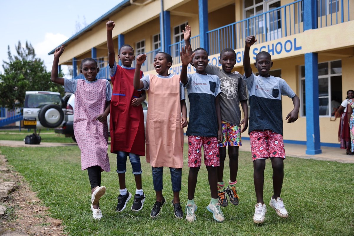 k4k's tweet image. Our team from #Rwanda is bringing hope and healing to their local community through #FeedingPrograms, #Community Outreach, and through their #church!

#nonprofit #missions #Jesus #christian #giveback