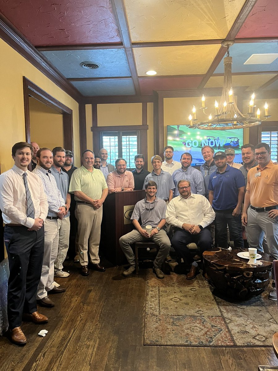 GainesvilleJC's tweet image. We enjoyed having Gainesville Mayor @samcouvillon join us for lunch today and talk about all of the exciting things happening in our community!