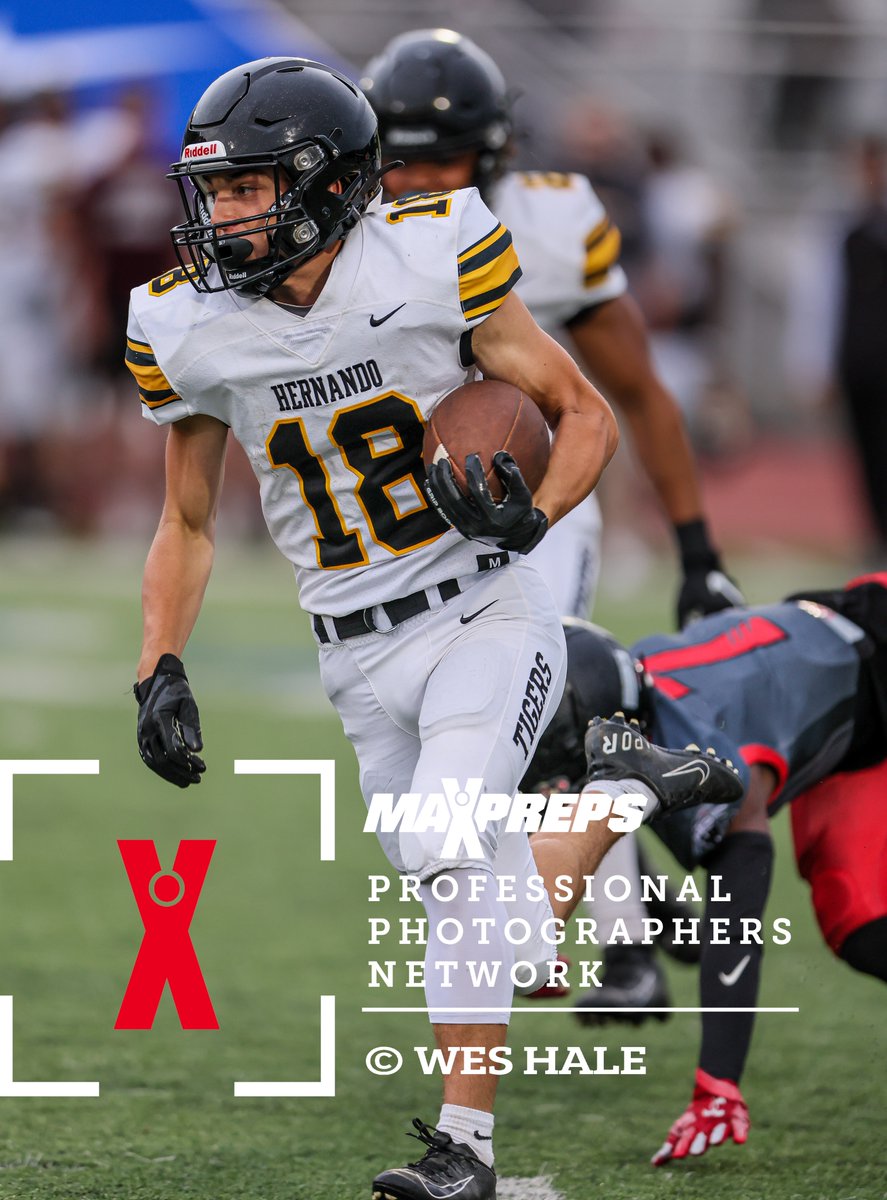 WesHalePhoto's tweet photo. Photos for the spring football games at Oxford on 5/12/2023 are up on #MaxPreps  
Center Hill, Hernando, Independence, Lake Cormorant, and Oxford.
Link to photos👇 
https://t.co/i0UHlyLtaE
.
@CHMustang_FB @swamp_athletics @IHSWildcatPride @HHS_TigersFB @ohschargers #RadPhotos https://t.co/a7vQ26BAGm