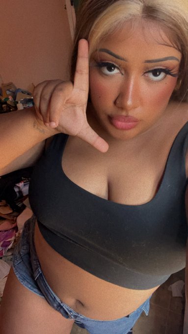 Gracing you with my presence because I look gorgeous today. Send $10 because you saw my pretty face.