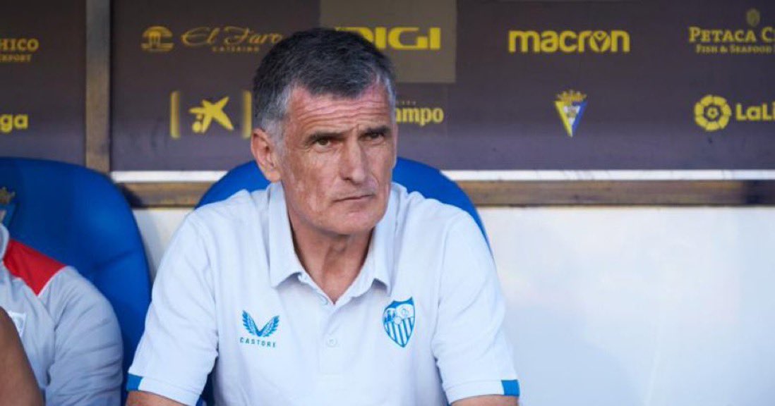 José Luis Mendilibar:

-Apesta a carajillo
-Se duerme escuchando la radio
-Cuando le traen la cuenta pregunta ‘Que hemos roto’
-Llama a la Play ‘la maquinita’

Y hoy ha metido al Sevilla en la final de la Europa League