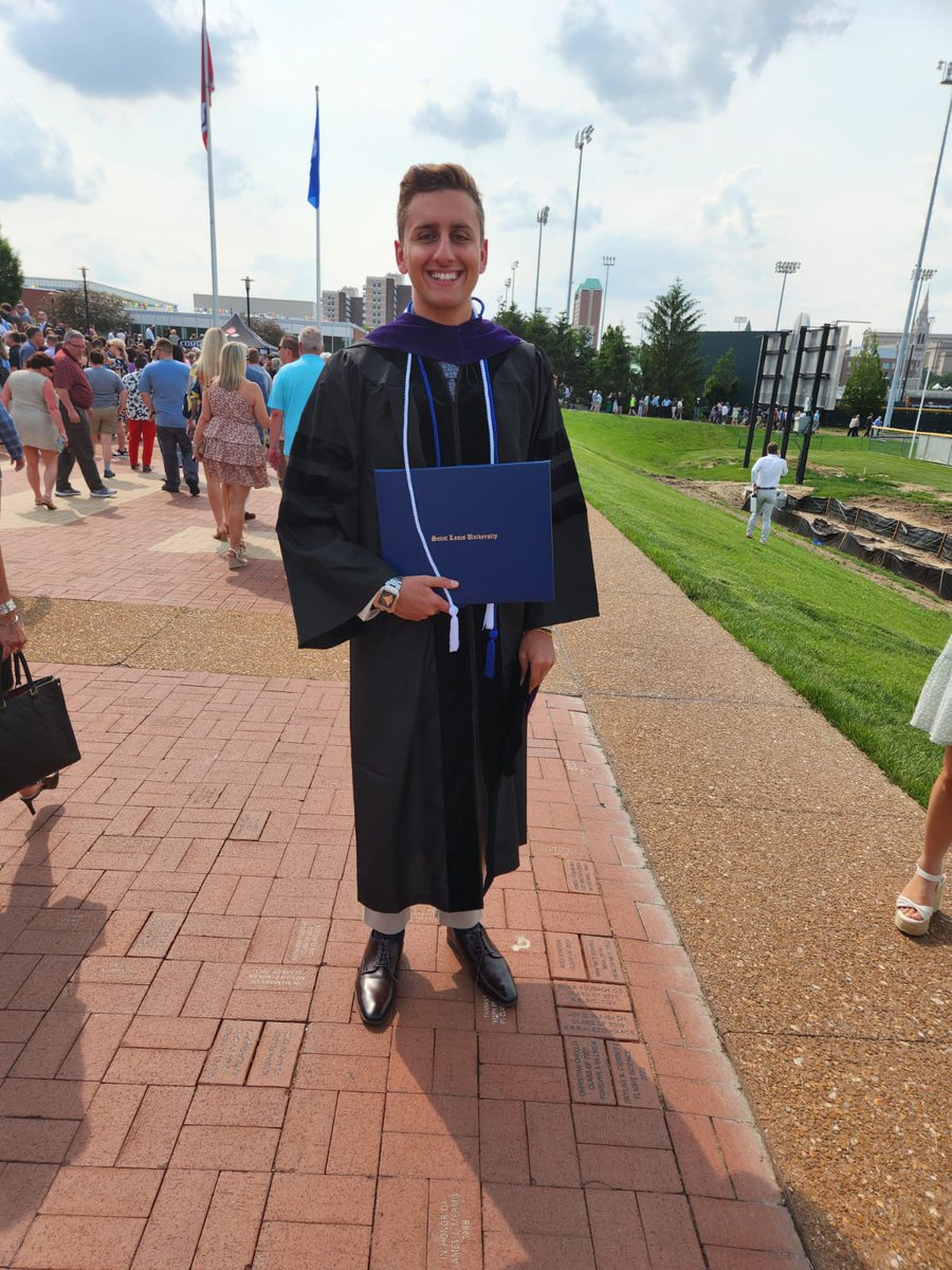 Daazerman1's tweet photo. I want to thank God, my family, my friends, every professor, every coach, and every mentor I have ever had. You all are the reason this dream has now become a reality. When your mental fortitude is tested; dream big, never give up, never quit, and never settle. #EsquireBound https://t.co/bwoW5Hghb9