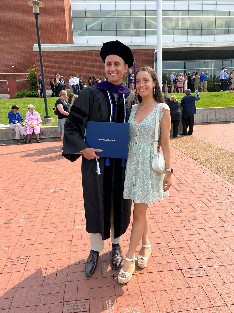 Daazerman1's tweet photo. I want to thank God, my family, my friends, every professor, every coach, and every mentor I have ever had. You all are the reason this dream has now become a reality. When your mental fortitude is tested; dream big, never give up, never quit, and never settle. #EsquireBound https://t.co/bwoW5Hghb9
