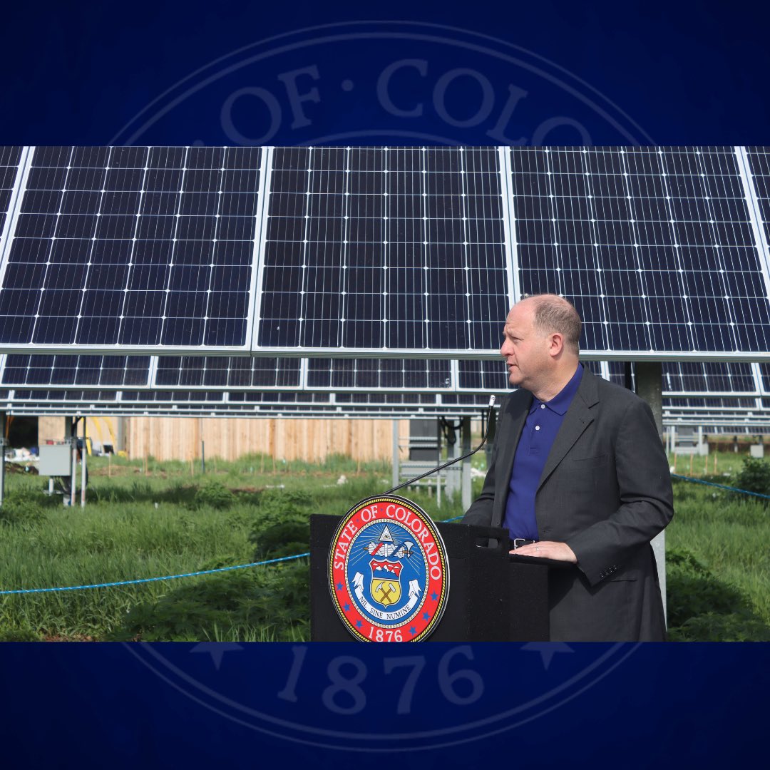 Today I signed legislation into law in Longmont, Colorado:

🖊️SB23-092 Agricultural Producers Use Of Agrivoltaics
🖊️HB23-1069 Study Biochar In Plugging Of Oil And Gas Wells