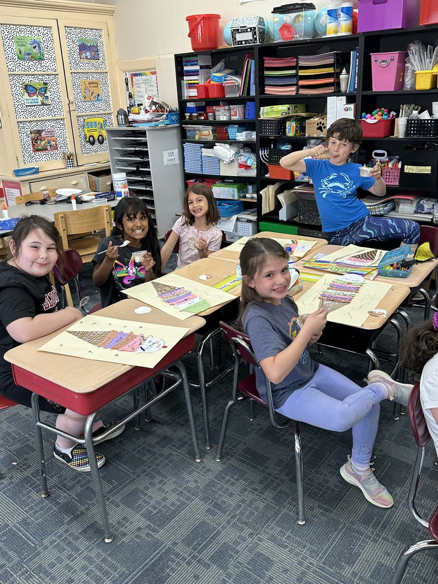MissTesta22's tweet photo. We had an ice cream social for our last Social Club Meeting! We made cones and wrote compliments to describe our friends on each scoop! 🍦 https://t.co/tQd8bcIqJX