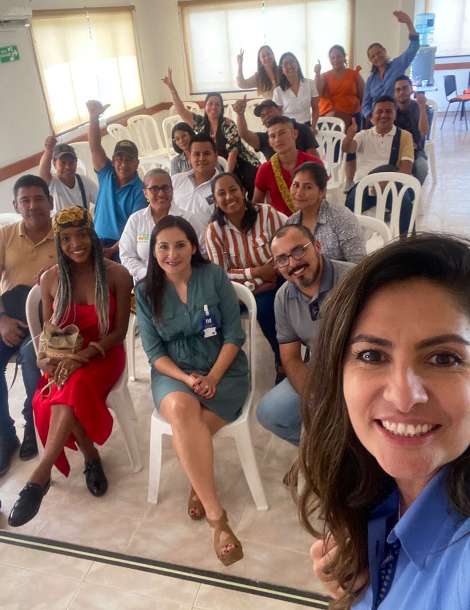JulianaVillegas's tweet photo. Equipo @PROCOLOMBIACO contribuye a la #internacionalización de la estructura productiva y de los #territorios de @Colombia . Gracias #Inirida y #PuertoAsis por hacer realidad #FuturExpo! Con municipios <200mil habs continuamos motivando para #exportar desde #Putumayo y #Guainia https://t.co/Ij8Mo6K6Oc