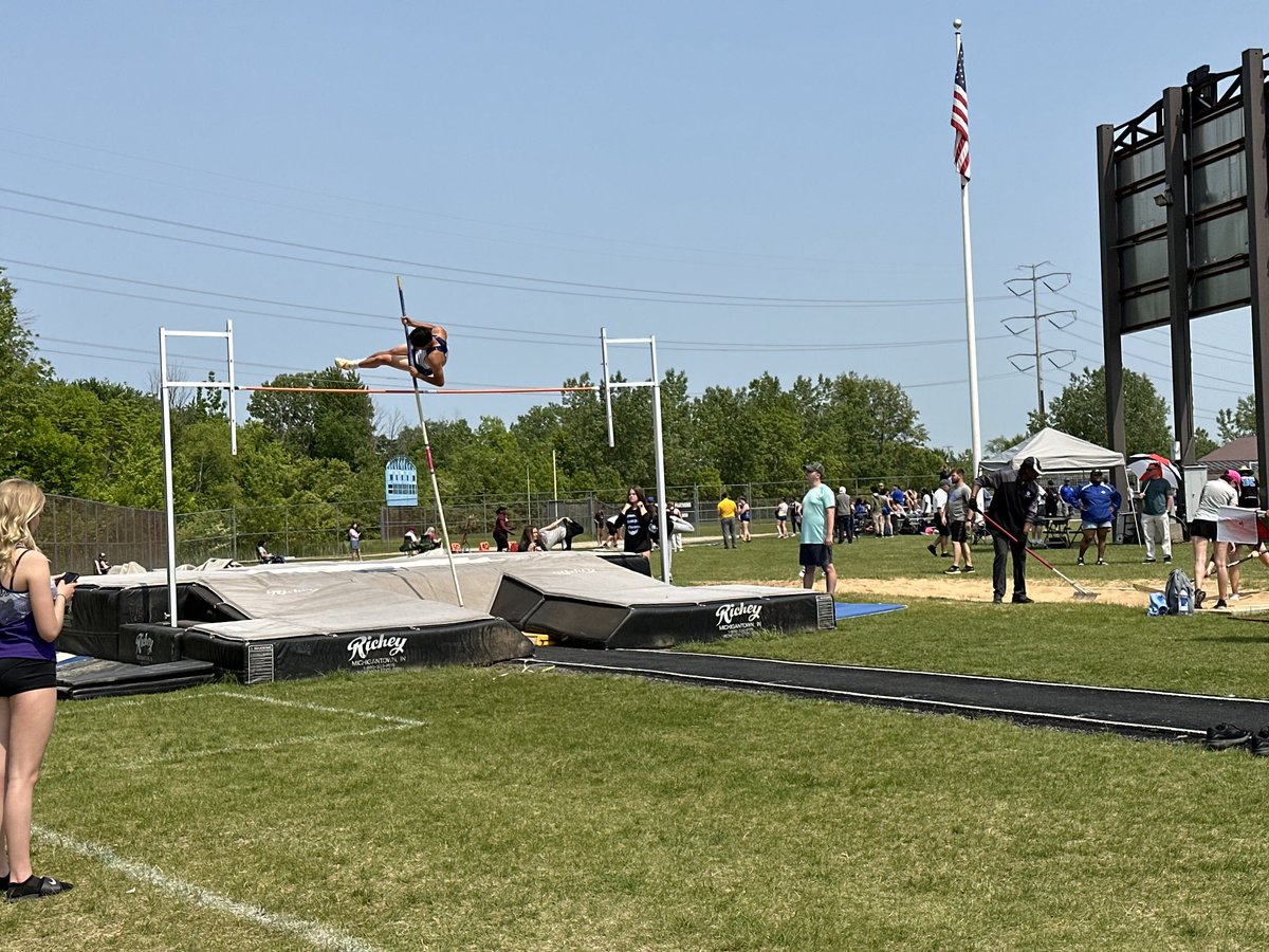 WKHSWolves's tweet photo. Wolves competing in OHSAA District track today. #itsworthit. https://t.co/0rXdS3rFfz