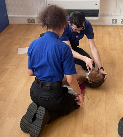 CadetsWMP's tweet photo. #1SH Cadets @ChelmsleyWMP @SolihullPolice had a brilliant night tonight focusing on #firstaid for #OpSceptre Hopefully these #Skills will never be needed in these circumstances @rich_har1023 https://t.co/HppqfCYLFLโฆ #lifeorknife https://t.co/wo0x857CWm