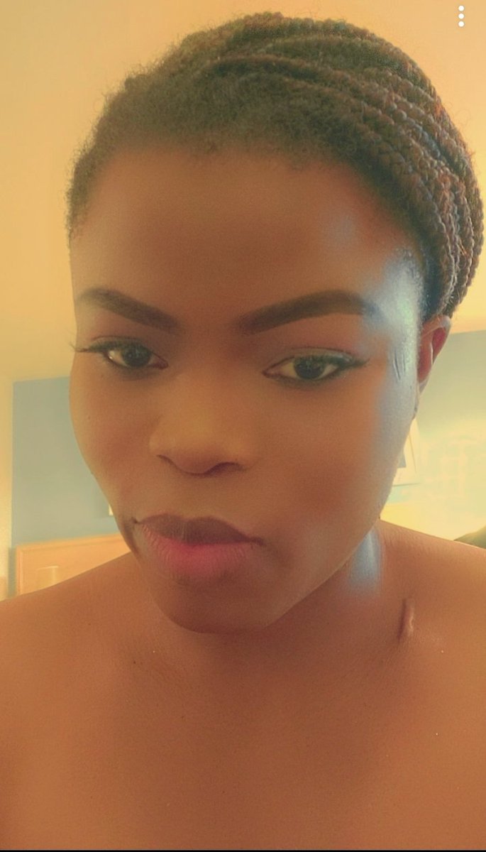 baebe_ann's tweet photo. @EtuboLion I dey God's hand o https://t.co/npRn65ih7Q