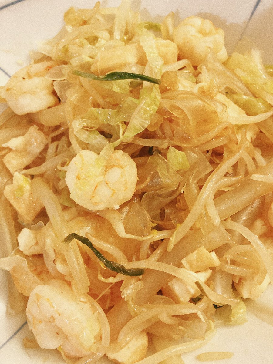 Healthy version of Phad Thai using rolled glass noodles!!!
#asianfood #food