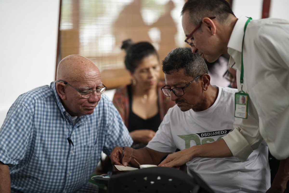 efigas_oficial's tweet photo. Transformamos el liderazgo en el territorio
A través de #ESLAC #Risaralda, avanzamos hacia un mismo propósito, ser una región más #Sostenible.
Formando líderes con propósito y conciencia ambiental que sean replicadores del mensaje en sus comunidades
@CarderRisaralda @CHECGrupoEPM https://t.co/pOGYNVzsuP