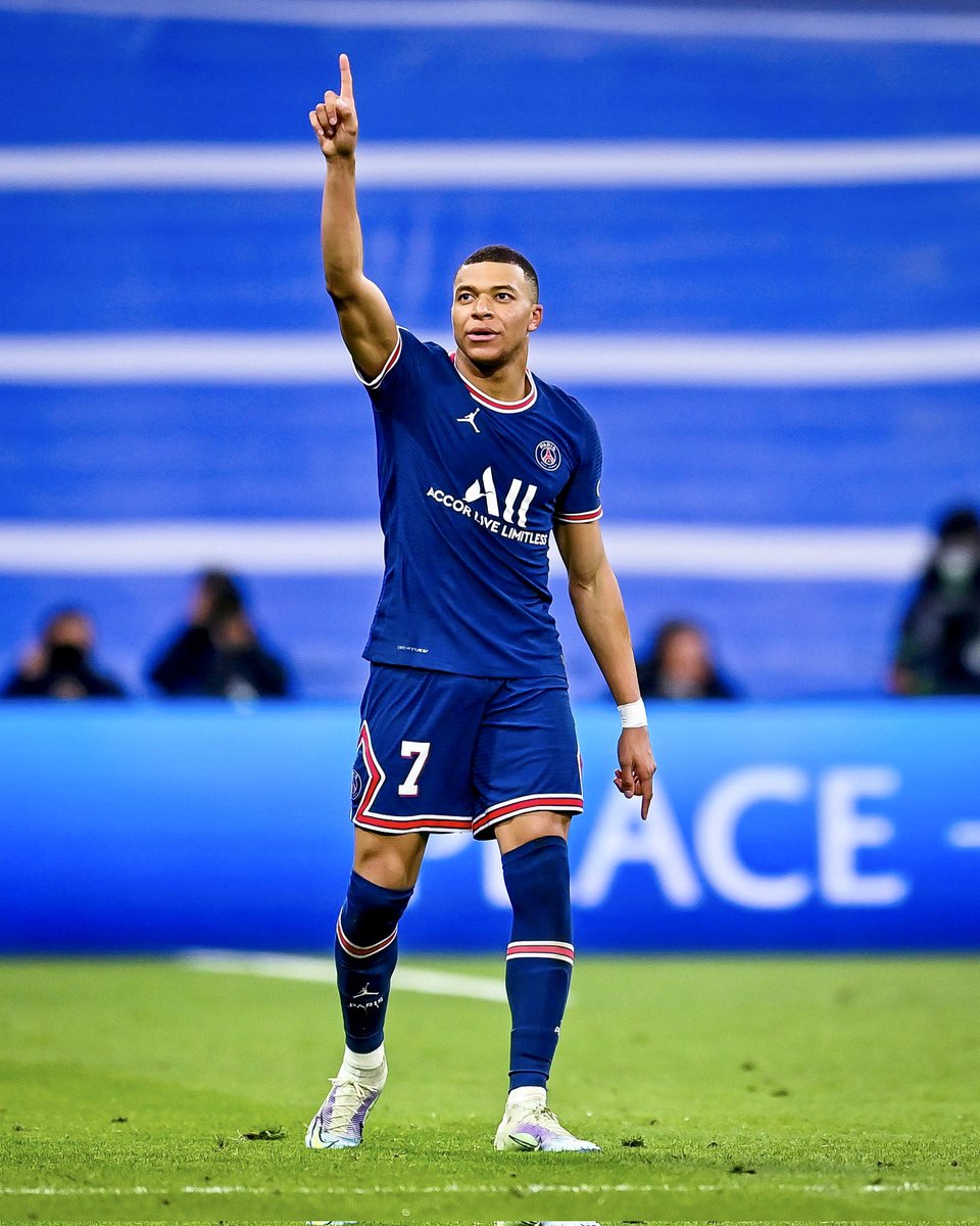 🚨💣 | Kylian Mbappé 🇫🇷 sera l’OBJECTIF NUMÉRO 1 du Real Madrid en 2024. ✅🎯

<a href="/Carpio_Marca/">Carlos Carpio</a> via @BlancaRemontada #RealMadrid