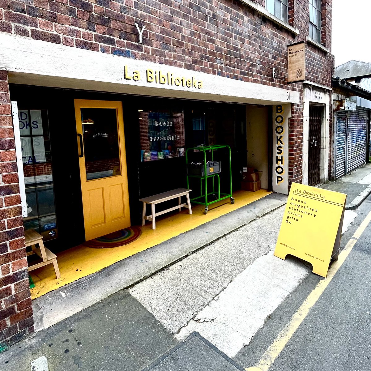 A first visit to Sheffield’s @LaBiblioteka today, at its new (ish) site on Eyre Lane. A unique and beautiful space with a great range of books. Definitely worth looking up if you’re in the Steel City. #IndieBookshops