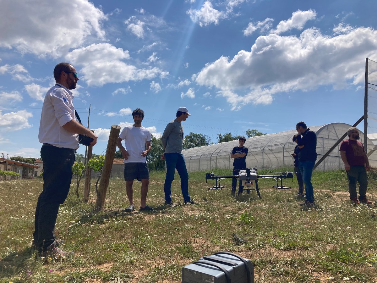 AEROFORDRON's tweet photo. ¡Os dejamos un resumen de la demostración agrícola del lunes con Edu!
Gracias a todos los que vinieron 😊 https://t.co/ekKpGIUg3x