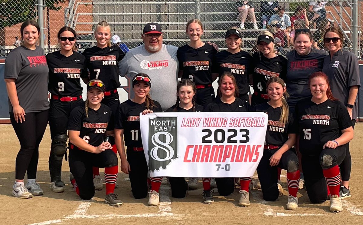 HNHSMedia's tweet photo. The @hnvikings DOMINATED the diamonds in @NE8_Athletics play this season! Both teams went UNDEFEATED in conference play! #GoVikings https://t.co/gj323y8CPg