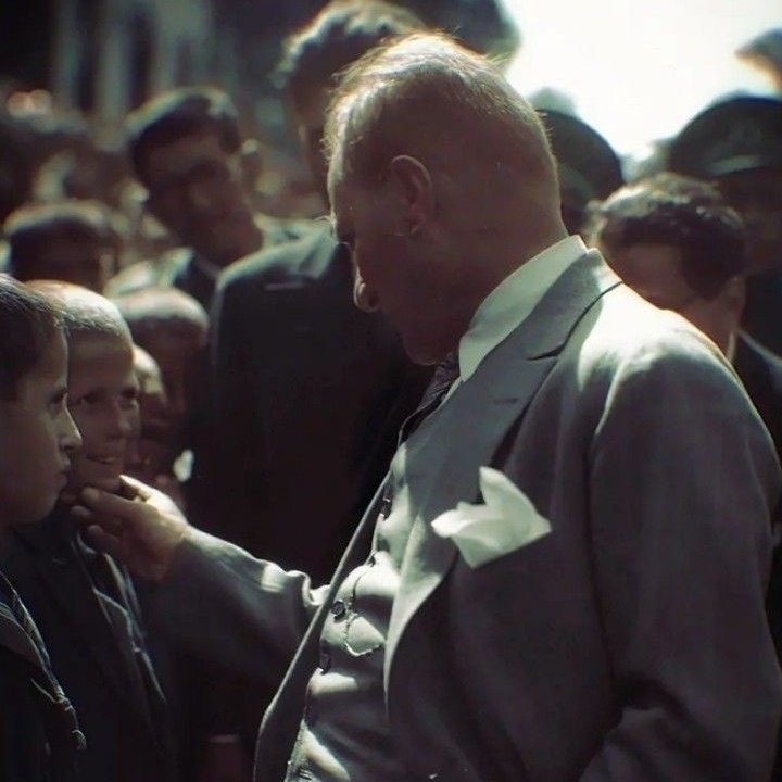 irdiyebiri's tweet photo. 19 Mayıs Atatürk'ü Anma, Gençlik Ve Spor Bayramımız Kutlu Olsun <3 #19Mayıs1919 https://t.co/vDkuZylL01