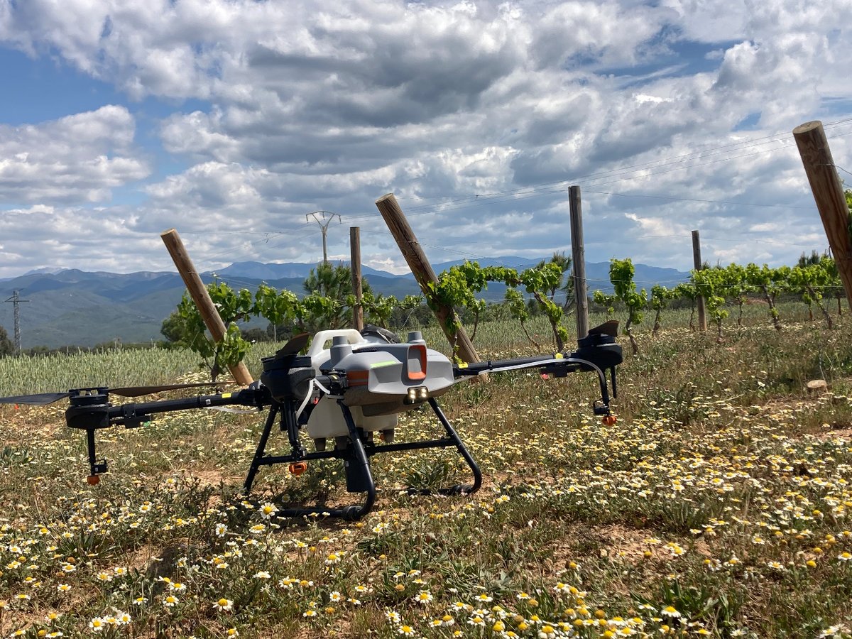 AEROFORDRON's tweet photo. ¡Os dejamos un resumen de la demostración agrícola del lunes con Edu!
Gracias a todos los que vinieron 😊 https://t.co/ekKpGIUg3x