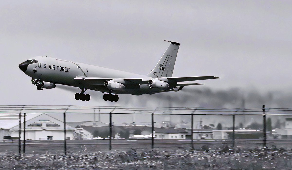 headdancer7's tweet image. #519の日 横田基地 KC-135A
41ARS 416BW 62-3519 1978。