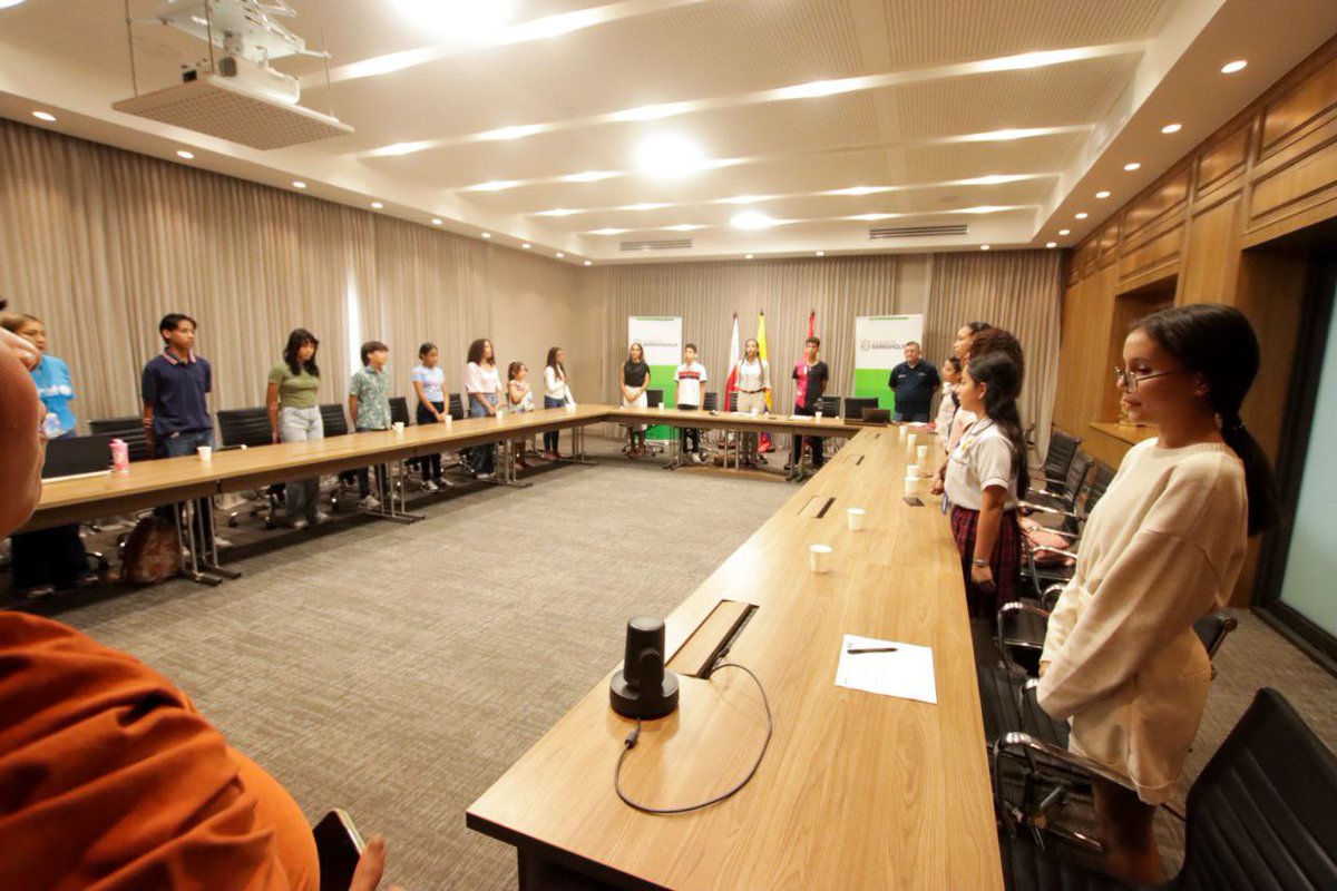 #AEstaHora | Se posesionan los nuevos miembros de la mesa de participación de niños, niñas y adolescentes. Su voz será escuchada, sus ideas serán valoradas y su papel será fundamental para la  construcción de nuestra ciudad. ¡Felicidades a nuestros jóvenes líderes! 🙌🌈