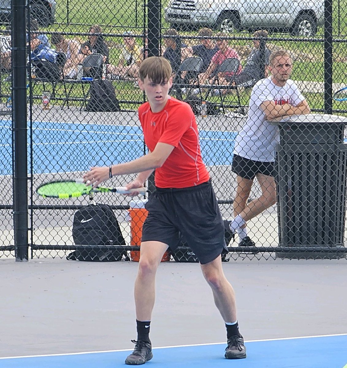 LCHS 🎾 

LCHS senior Colton Ralston has advanced to the tennis region semifinals. The win makes Ralston the first LCHS tennis player to qualify for the state tournament since his coach, Colin Hart, did so in 2014.