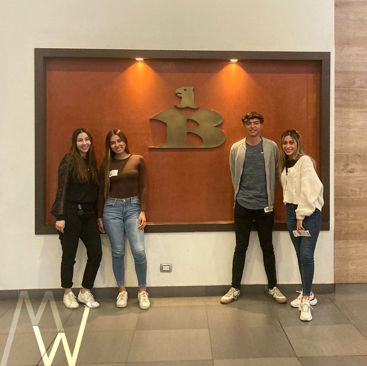 AdmonURosario's tweet image. #VisitaEmpresarialEA 🤝 #MWeek

@BAVARIA_OFICIAL abrió las puertas de sus instalaciones a los #Rosaristas

En este espacio conocimos oportunidades en la compañía y más detalles de su gran propósito: soñar en grande para crear un futuro con más motivos para brindar.❤️