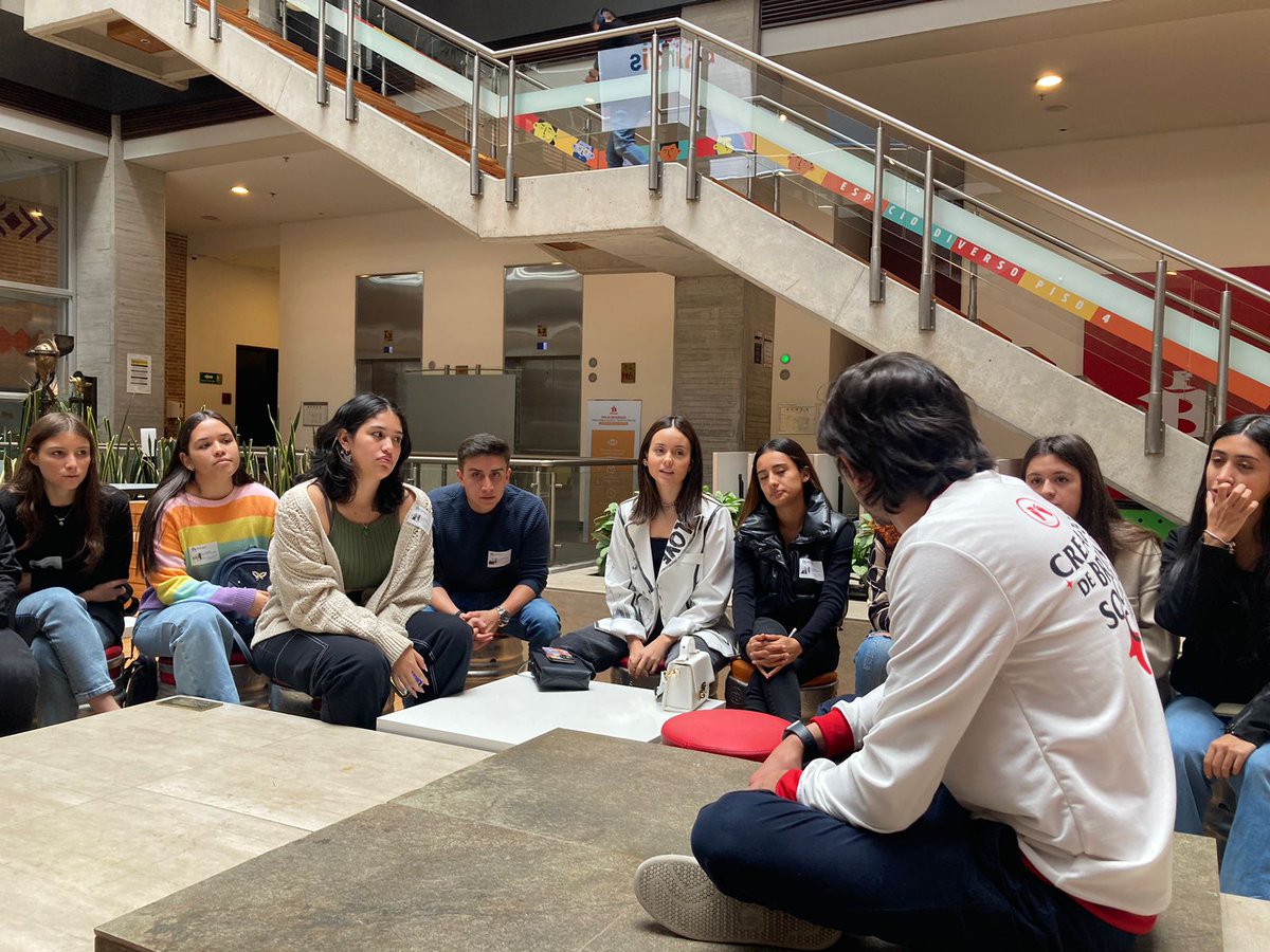 AdmonURosario's tweet image. #VisitaEmpresarialEA 🤝 #MWeek

@BAVARIA_OFICIAL abrió las puertas de sus instalaciones a los #Rosaristas

En este espacio conocimos oportunidades en la compañía y más detalles de su gran propósito: soñar en grande para crear un futuro con más motivos para brindar.❤️