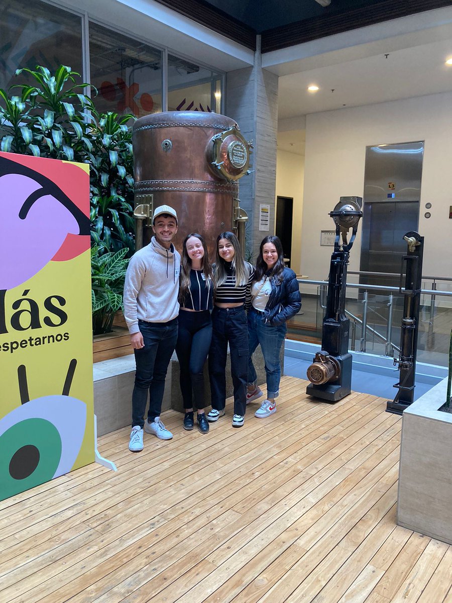 AdmonURosario's tweet image. #VisitaEmpresarialEA 🤝 #MWeek

@BAVARIA_OFICIAL abrió las puertas de sus instalaciones a los #Rosaristas

En este espacio conocimos oportunidades en la compañía y más detalles de su gran propósito: soñar en grande para crear un futuro con más motivos para brindar.❤️