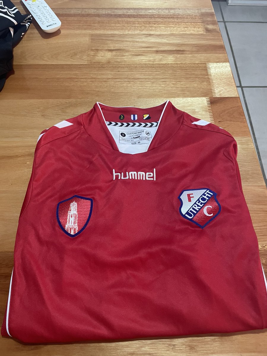 Lu23Piccolini's tweet photo. @PampaCamisetas @GusCamisetas @LaCasacaBlog @CatDeCamisetas @CamisetasVzk @charlie14arg @ElartedeNag De juego! https://t.co/Mp1PJqYnZd