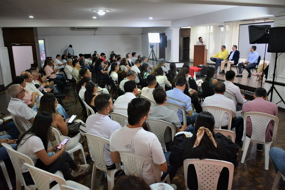 cccucuta's tweet photo. En alianza con la @CCBucaramanga, @pro_santander, @CRCNorte y @UIS llevamos a cabo la socialización de la estrategia ¨Norte de Santander y Santander: Oportunidades comerciales y de inversión en Venezuela. https://t.co/NfM0Hg2vd5