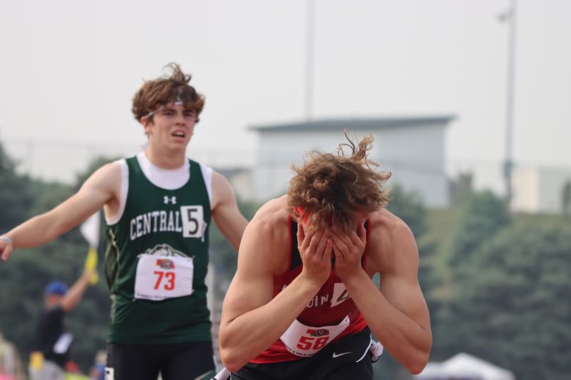 PrepRunningNerd's tweet photo. Jackson Roberts.  He’s happy.  He just won the Class B 300H. @FieldBoone https://t.co/Ich2tbIoUZ