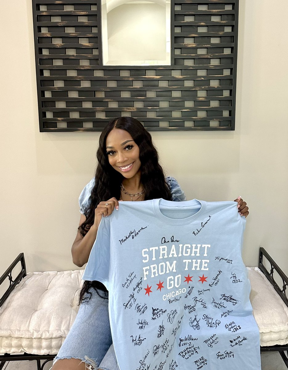 Str8fromthego's tweet photo. @michelleobama thank you so much for being an example of resilience and showing us girls from the South Side that we can do anything we put our minds to! ❣️ 
#michelleobama #straightfromthego #chicago #lovefromchicago https://t.co/mJq6ASgRhV