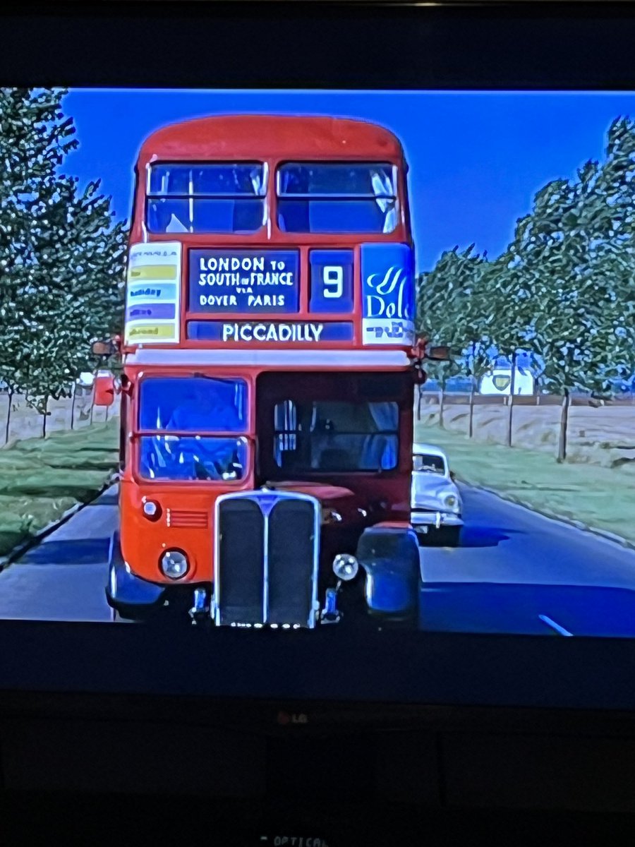 Yorkshire_Cat's tweet photo. So no bus episode on Inside No 9 tonight.  Meanwhile on BBC  4 - Summer Holiday is on now and the bus number is 9.  #insideno9 https://t.co/yb9GpFrUXq