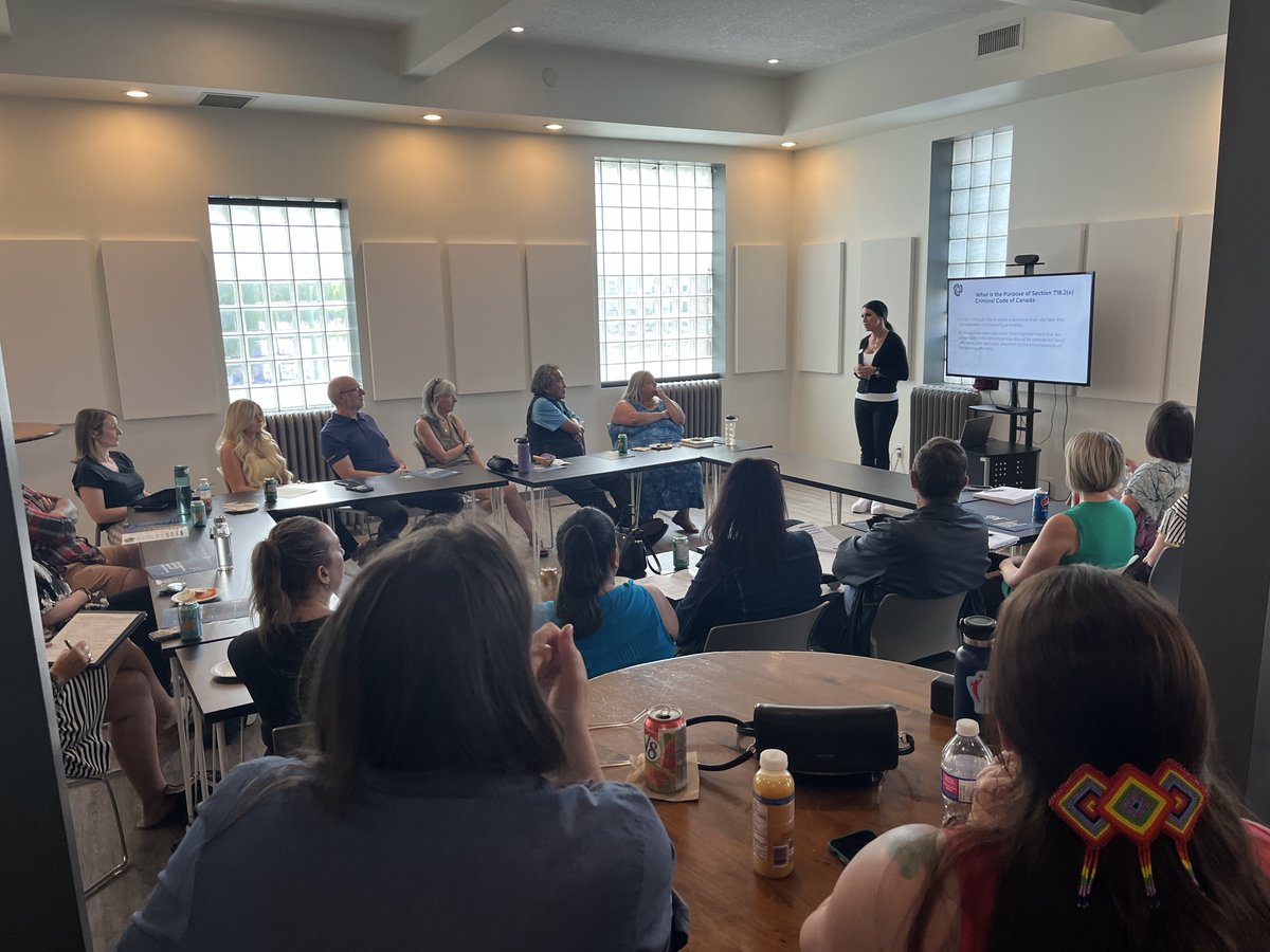 BCFNJC's tweet photo. Thank you for joining us Kelowna. This concludes our free in-person CPD sessions on the Application of Gladue Principles Across the Criminal Justice System.

Be sure to follow us here or visit https://t.co/WUtfqFAuAE for more events in the future.

#GladueReports #BCFNJC https://t.co/Yx4N58jTqW
