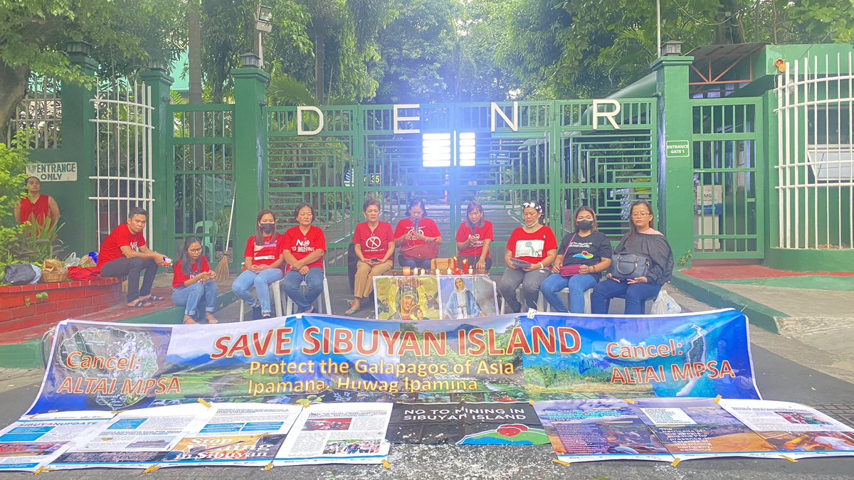 From 3pm yesterday until morning today at @DENROfficial, praying and appealing to cancel mining deal. #SaveSibuyan #CancelAltaiMPSA